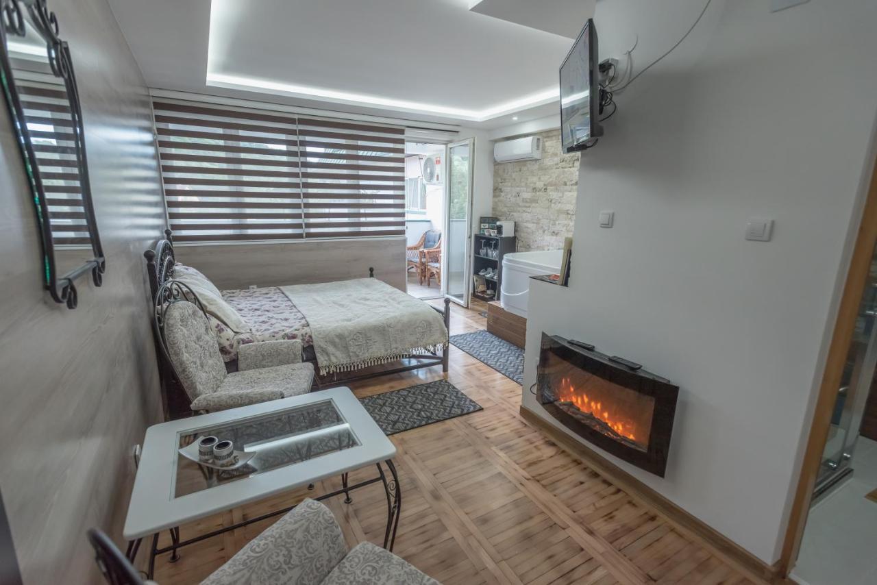 Onore Dell Amore Apartman Sa Djakuzijem Banja Koviljača Kültér fotó