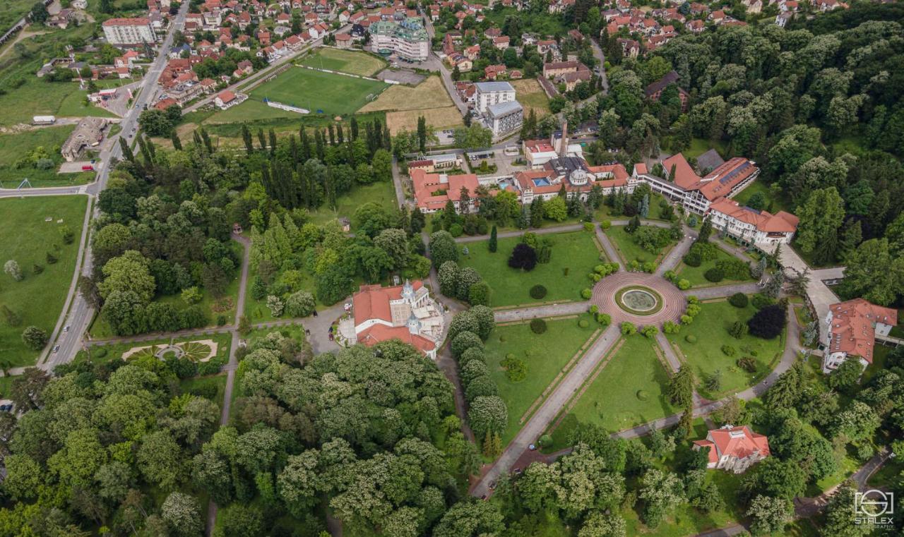 Onore Dell Amore Apartman Sa Djakuzijem Banja Koviljača Kültér fotó