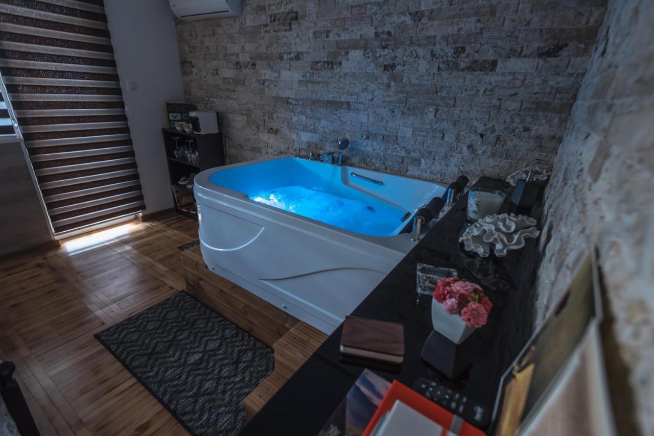 Onore Dell Amore Apartman Sa Djakuzijem Banja Koviljača Kültér fotó