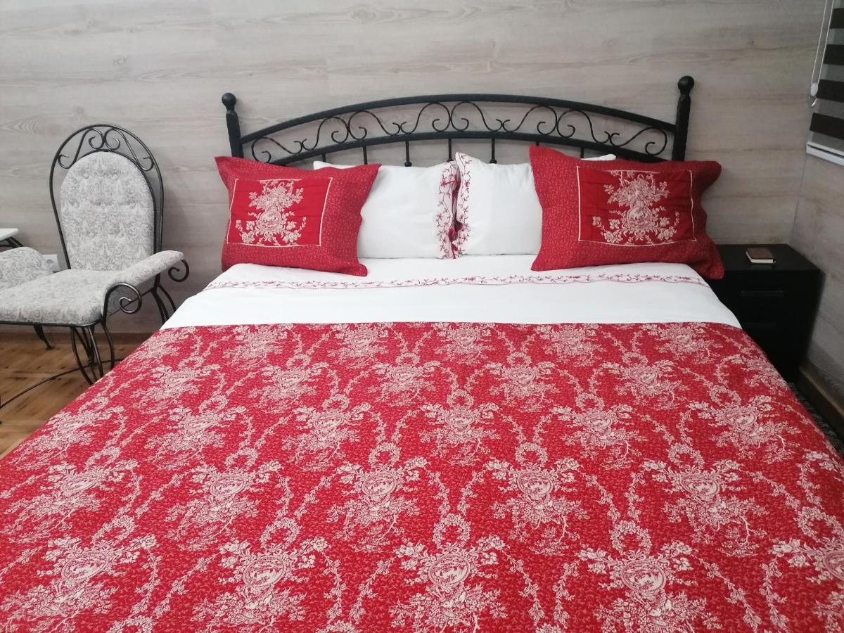Onore Dell Amore Apartman Sa Djakuzijem Banja Koviljača Kültér fotó